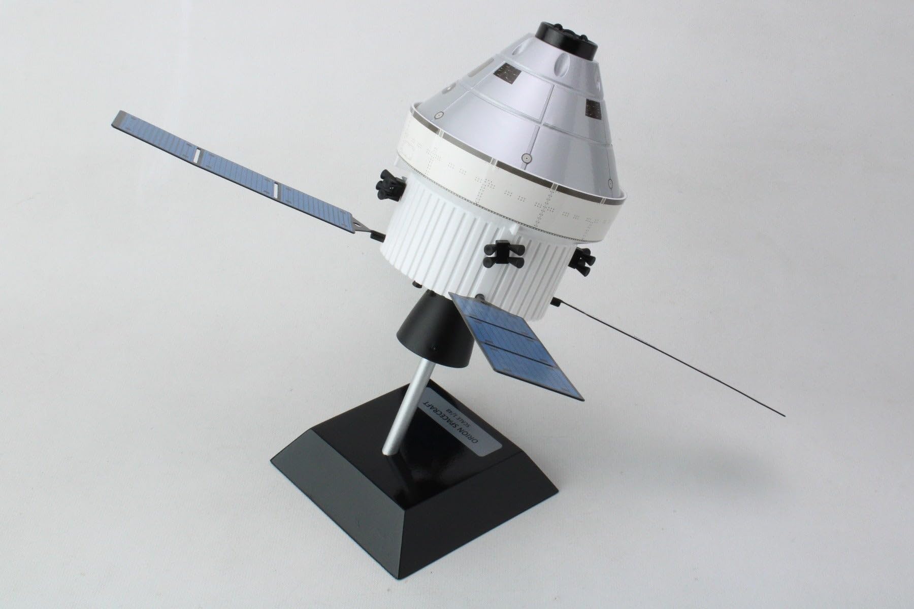 Amazon.co.jp: スペースアドベンチャーオリオンサテライト 1/48 : ホビー